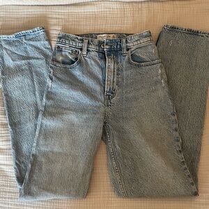 Abercrombie ultra high rise 90s straight jean size 23